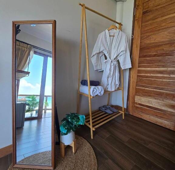 Hotel De Ocean Land เดอโอเชี่ยนแลนด์ เกาะล้าน