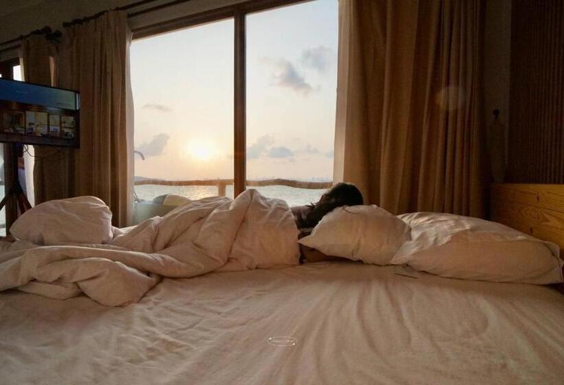 Hotel De Ocean Land เดอโอเชี่ยนแลนด์ เกาะล้าน