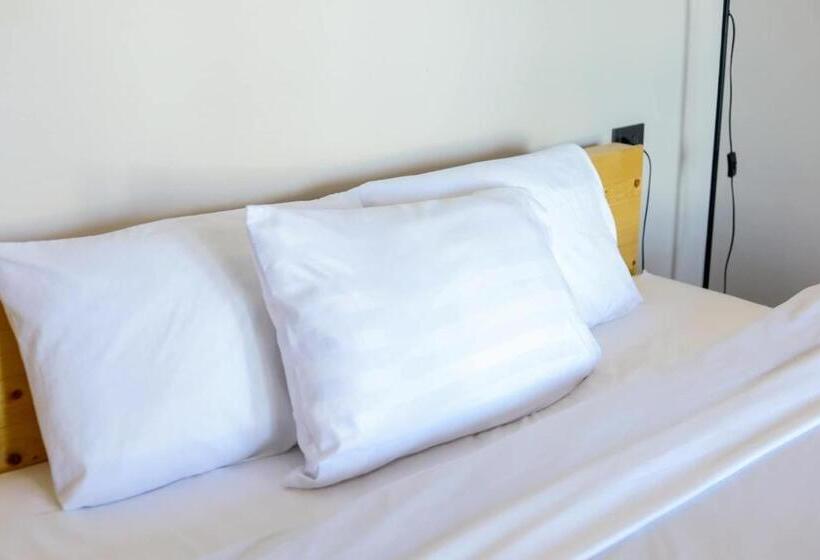 Hotel De Ocean Land เดอโอเชี่ยนแลนด์ เกาะล้าน