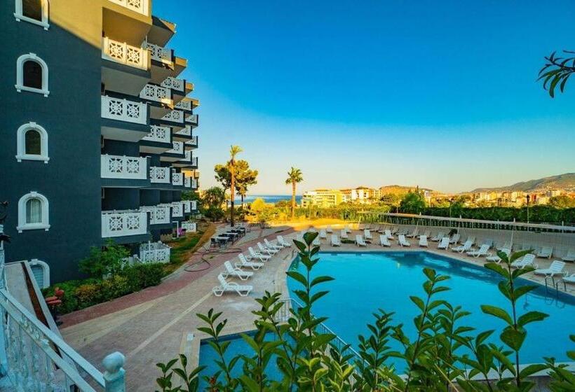 هتل Funhill Resort