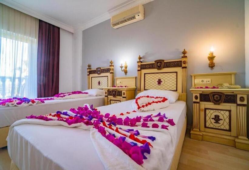 هتل Funhill Resort