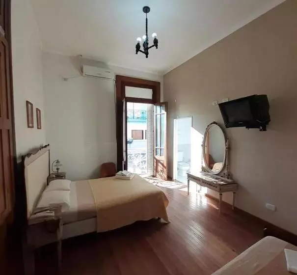 ホテル Lourd Mary