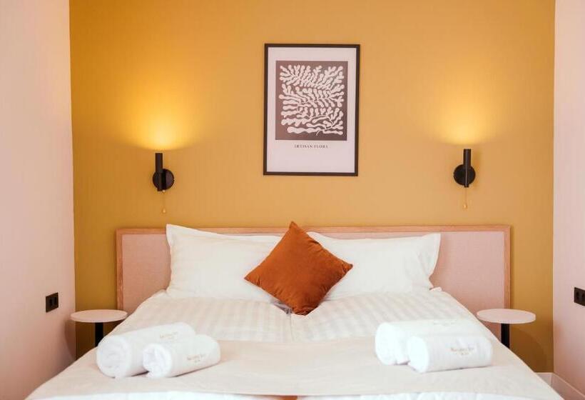 בית מלון כפרי Motives Inn Dilijan