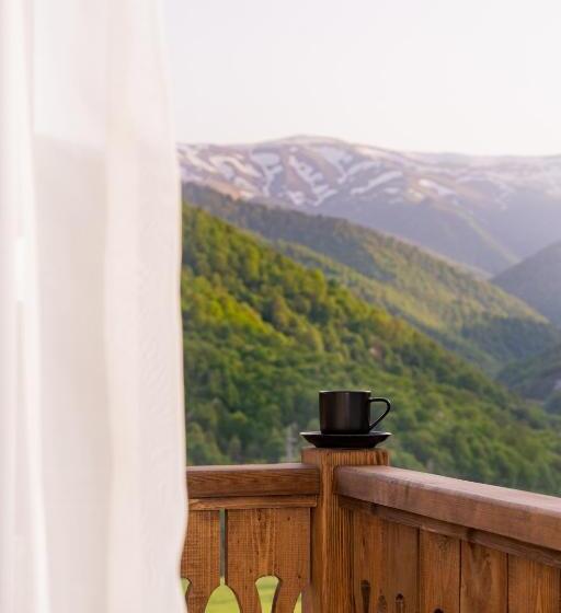 בית מלון כפרי Motives Inn Dilijan