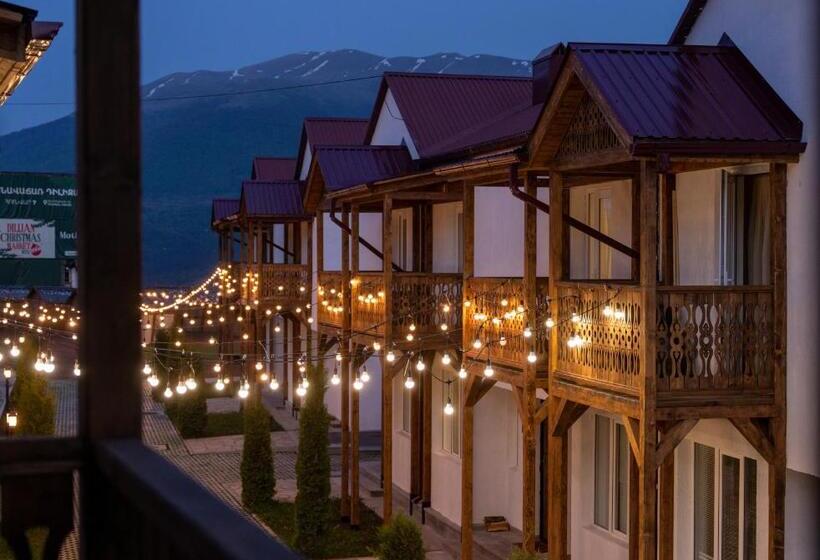 בית מלון כפרי Motives Inn Dilijan