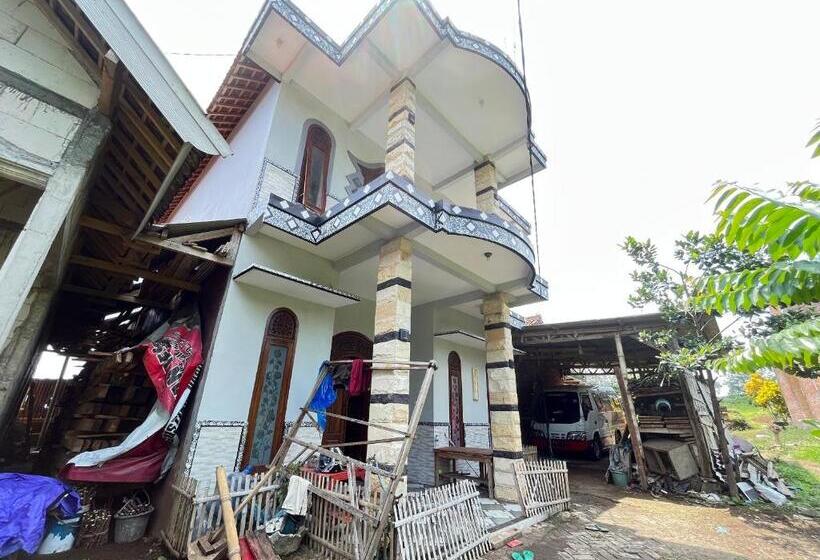 Otel Spot On 93423 Kost Berkah