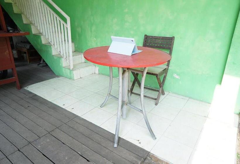 Otel Spot On 93423 Kost Berkah