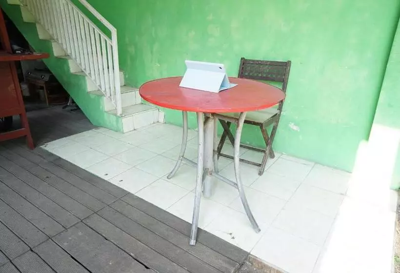 Hotelli Spot On 93423 Kost Berkah