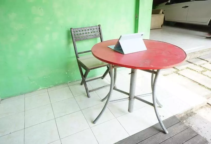 Hotelli Spot On 93423 Kost Berkah