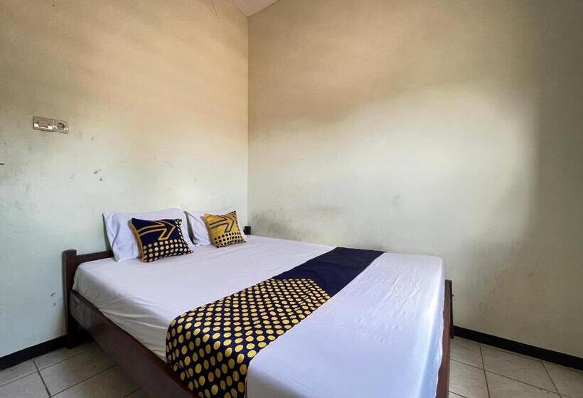 Otel Spot On 93423 Kost Berkah