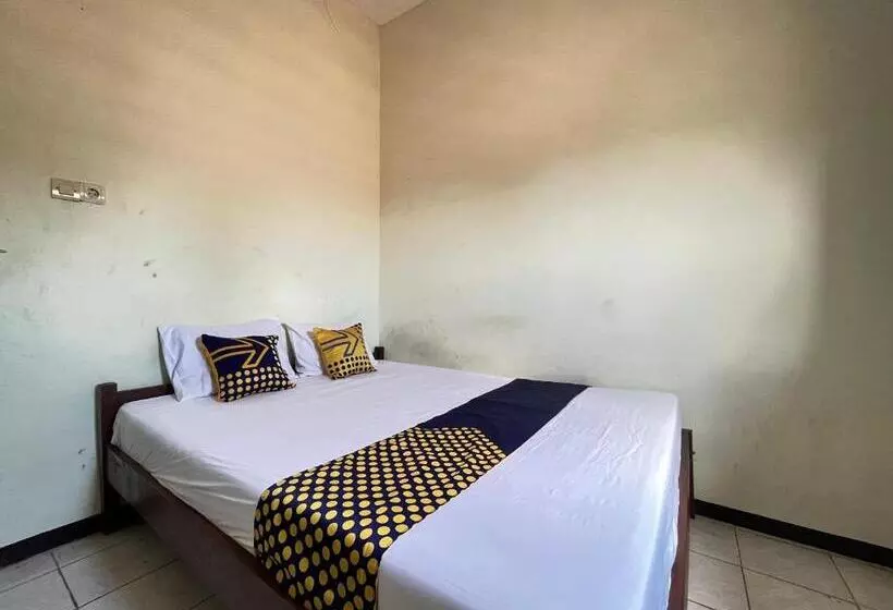 Hotelli Spot On 93423 Kost Berkah