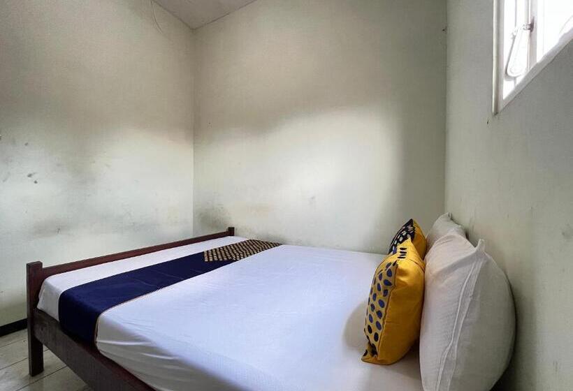 Otel Spot On 93423 Kost Berkah