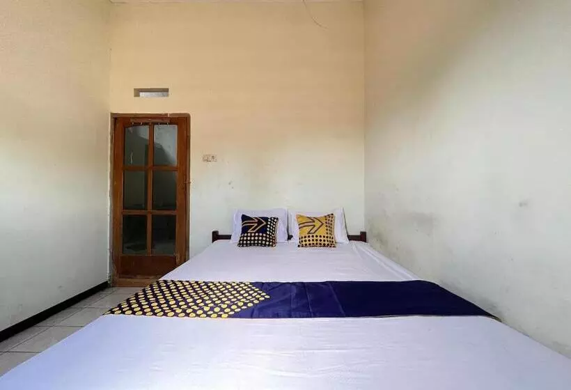 Hotelli Spot On 93423 Kost Berkah