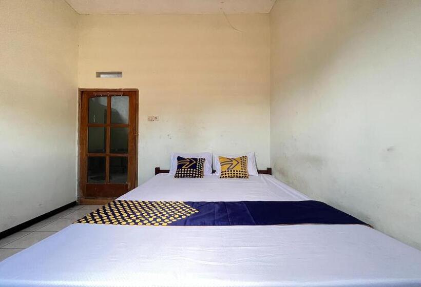 Otel Spot On 93423 Kost Berkah