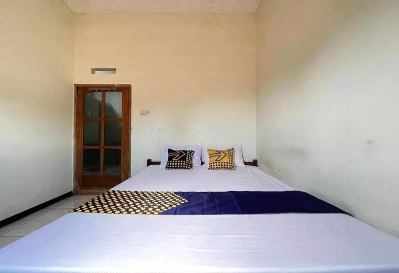 Hotelli Spot On 93423 Kost Berkah