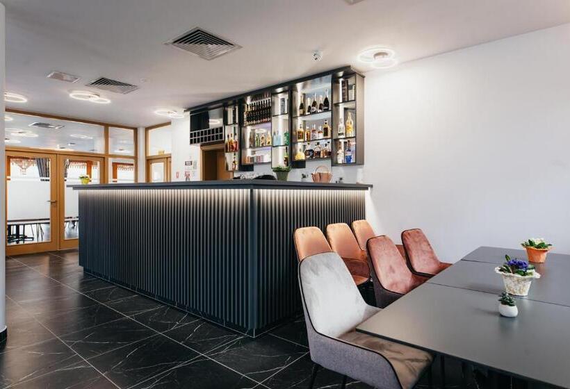 酒店 Villa Bellini Borszék