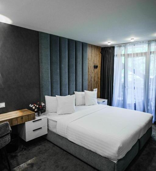 London Hotel Yerevan