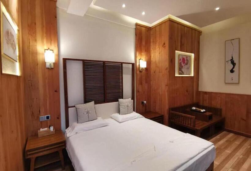 بنسيون 枕窗听雨客栈