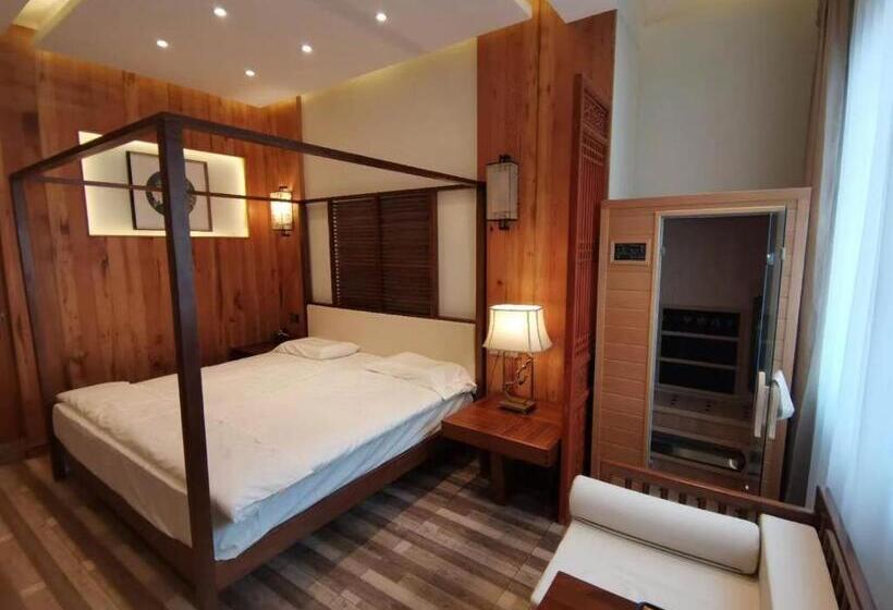 بنسيون 枕窗听雨客栈