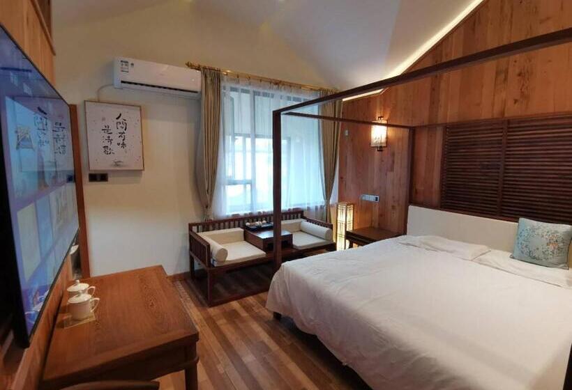 بنسيون 枕窗听雨客栈