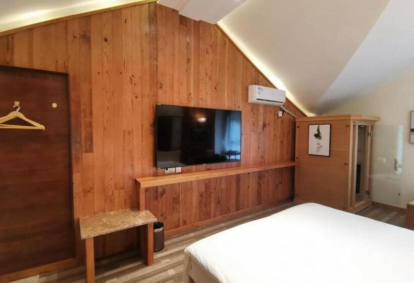 بنسيون 枕窗听雨客栈