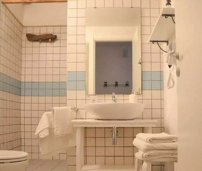 Majatalo Demivie Guesthouse