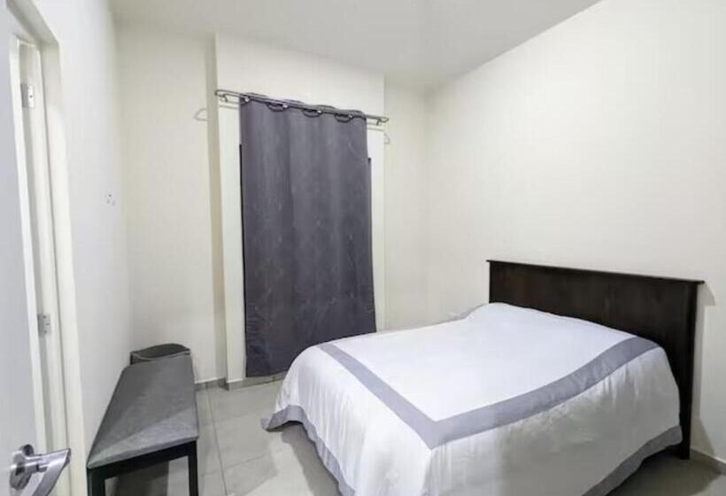 Panzió Habitación Con Baño Privado, Frente Al Conin