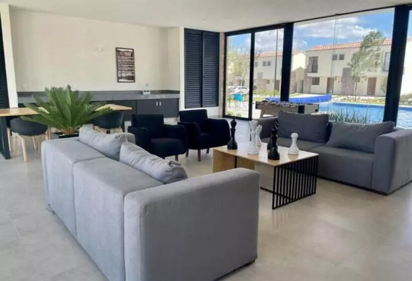 ペンション Habitación Con Baño Privado, Frente Al Conin