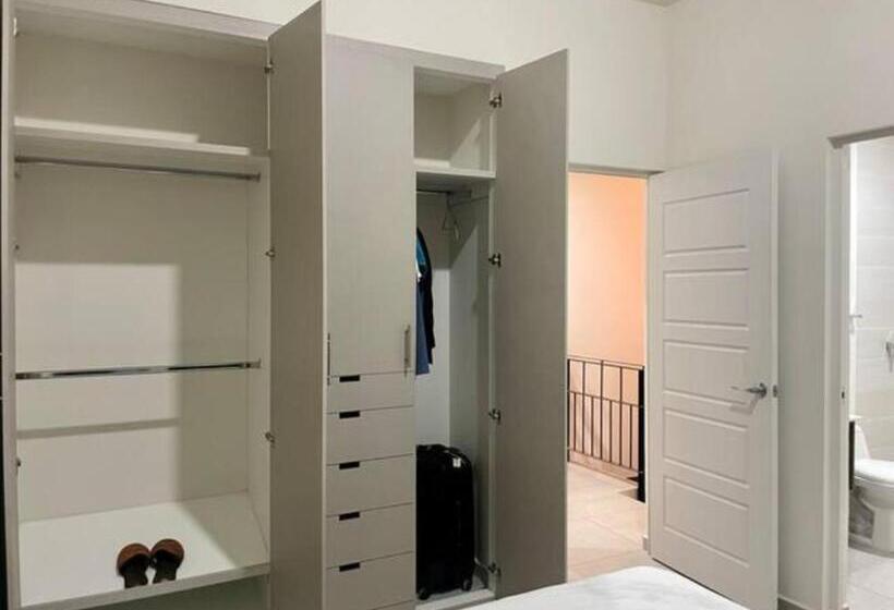 Panzió Habitación Con Baño Privado, Frente Al Conin