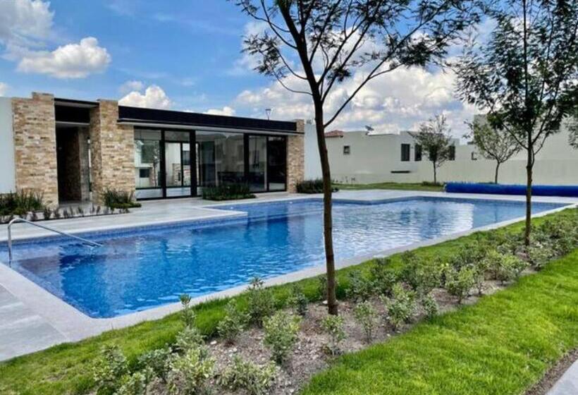 Panzió Habitación Con Baño Privado, Frente Al Conin