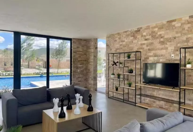 ペンション Habitación Con Baño Privado, Frente Al Conin