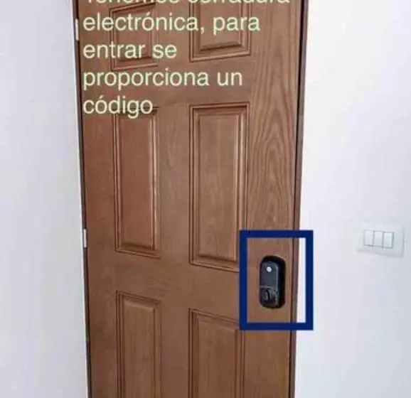 ペンション Habitación Con Baño Privado, Frente Al Conin