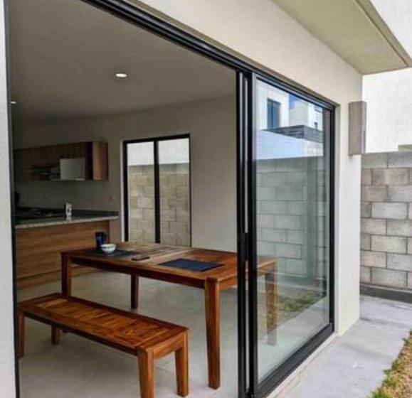 Panzió Habitación Con Baño Privado, Frente Al Conin