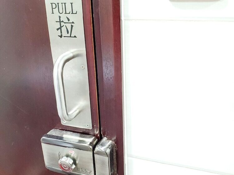 پانسیون International Metro Guest House