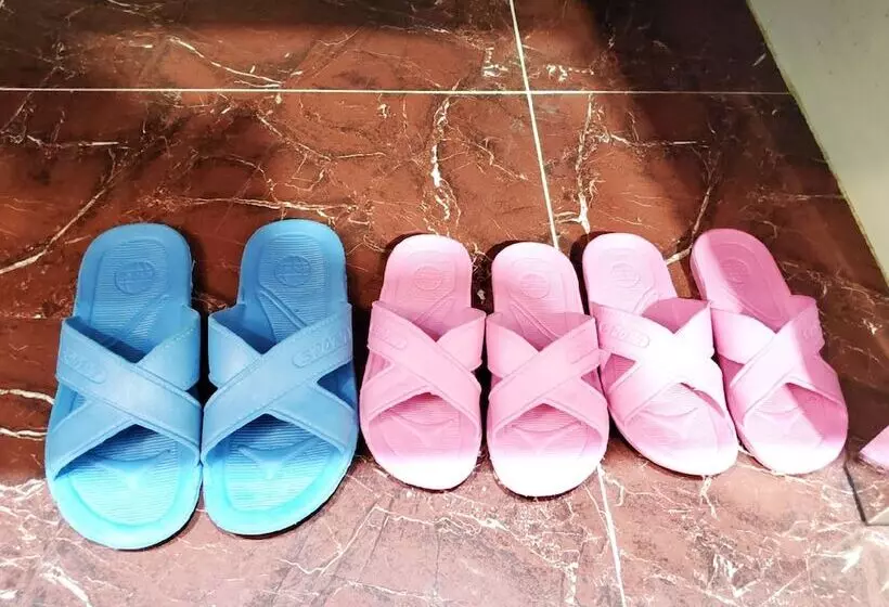 پانسیون International Metro Guest House