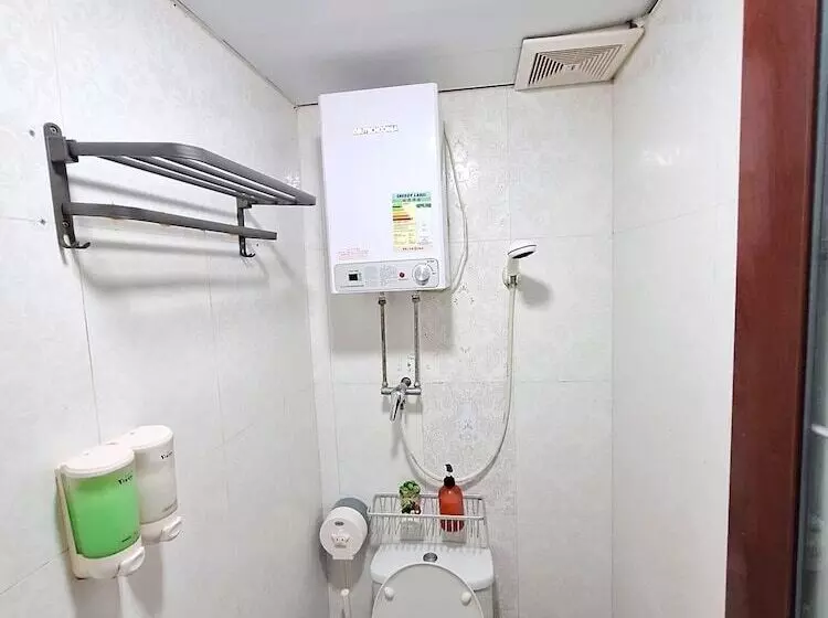 پانسیون International Metro Guest House