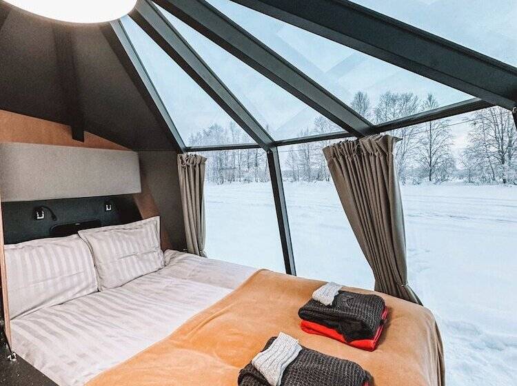 پانسیون Invisible Forest Lodge