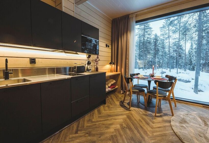 پانسیون Invisible Forest Lodge