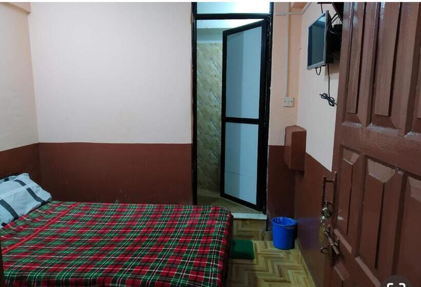 پانسیون Nirvaan Guest House