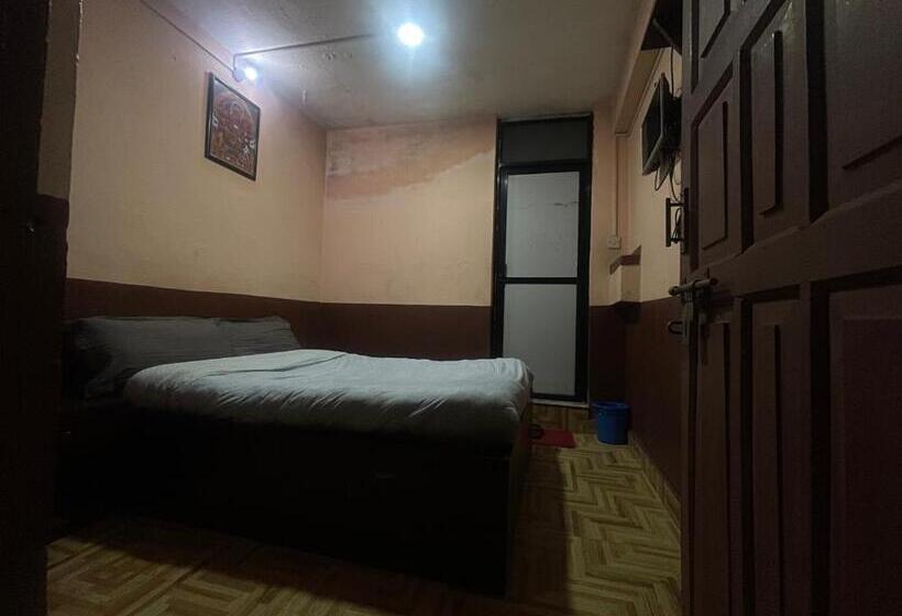 پانسیون Nirvaan Guest House