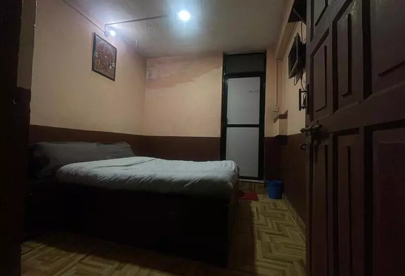پانسیون Nirvaan Guest House