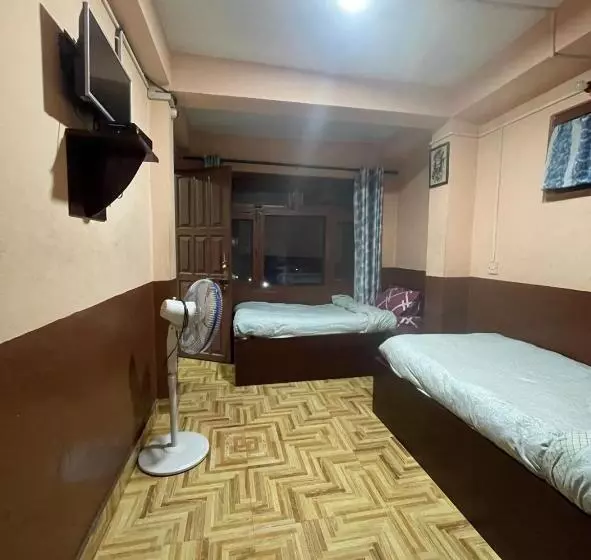 پانسیون Nirvaan Guest House
