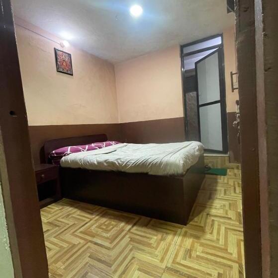 پانسیون Nirvaan Guest House