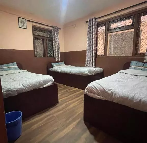 پانسیون Nirvaan Guest House