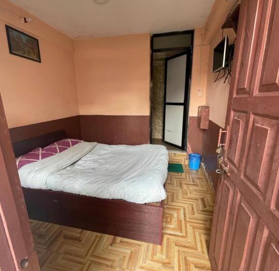 پانسیون Nirvaan Guest House