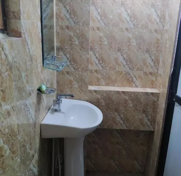 پانسیون Nirvaan Guest House
