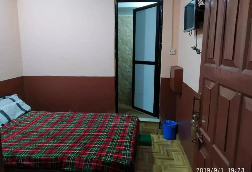 پانسیون Nirvaan Guest House
