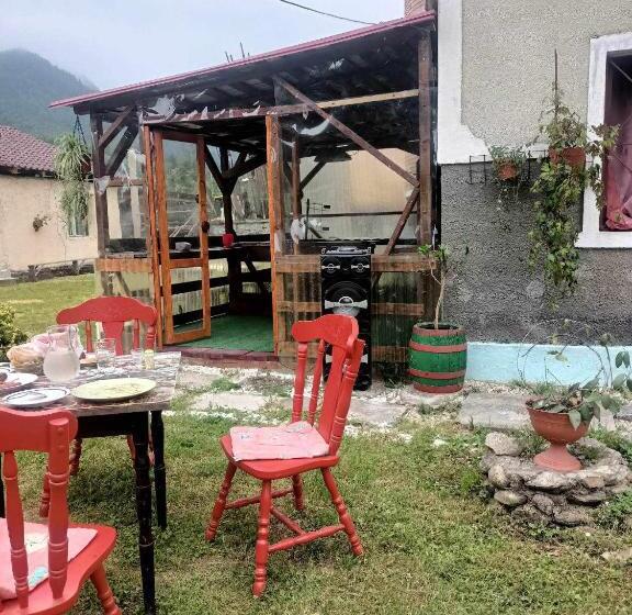 بنسيون Sc Simi Gugea Srl