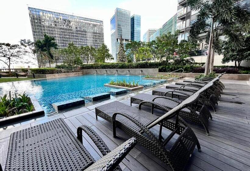 Vibe Condo At Uptown Parksuites Bgc