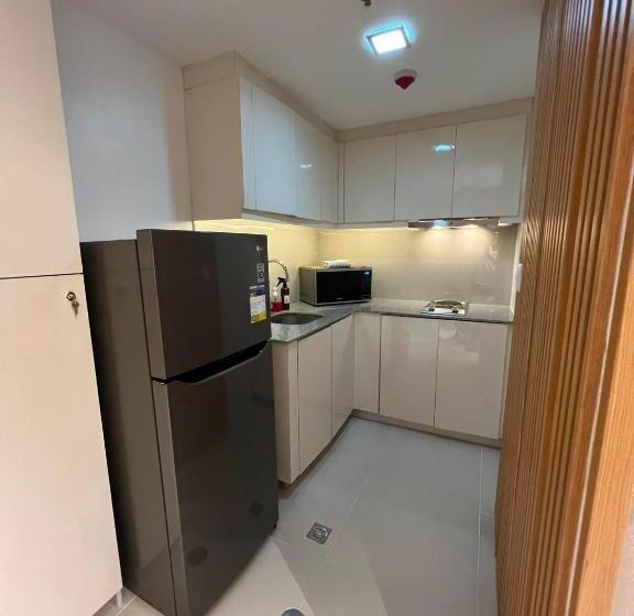 Vibe Condo At Uptown Parksuites Bgc